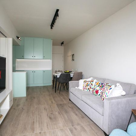 Palmove Luxurious Beachfront Apt Larnaca Exterior foto