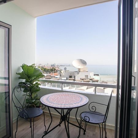Palmove Luxurious Beachfront Apt Larnaca Exterior foto